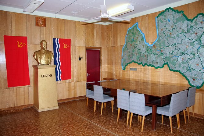 All Inclusive Honest History Tour - Āraiši, Cēsis, Līgatne, Sigulda - Nine meters below ground in the Secret Soviet Bunker