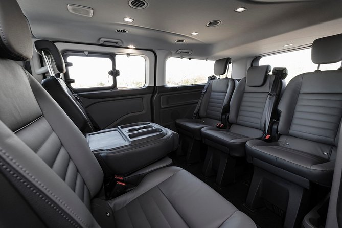 Arrival Private Transfer from Riga Airport RIX to Riga City by Minivan - The small details that can make pickup easier