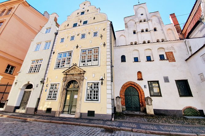 Best of Riga Walking Tour - Highlights and Hidden Gems - What the guide adds