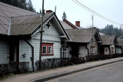Day trip to Gauja National Park: animals, castles and a cave