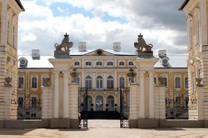 Full-Day Private Trip to Palace and Medieval Castle from Riga - Bauska Castle: one site, two eras
