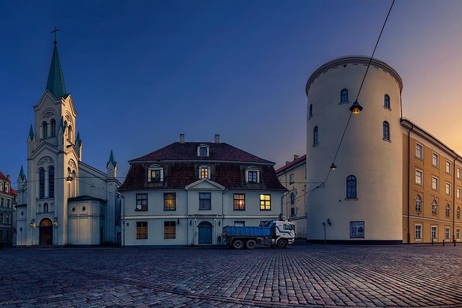 Old Riga walking tour - Riga Castle beside the Daugava
