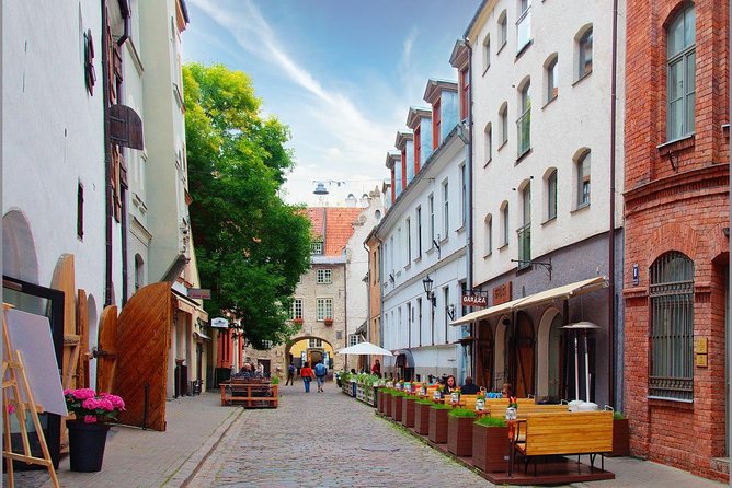Old Riga walking tour - The Three Brothers and Riga’s oldest homes