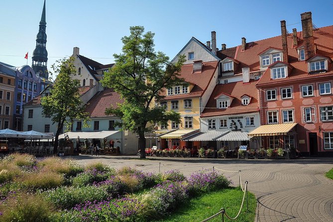 Old Riga walking tour - Swedish Gate, Powder Tower, and the old defensive line