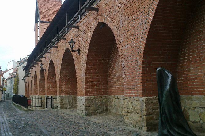 Old Riga Walking Tour / Riga Altstadt Spaziergang - Freedom Square and the Freedom Monument