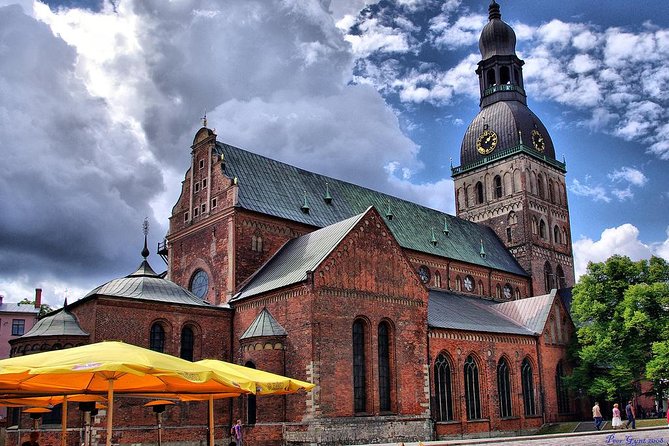Private grand Riga city tour - Riga Central Market and the city’s daily rhythm