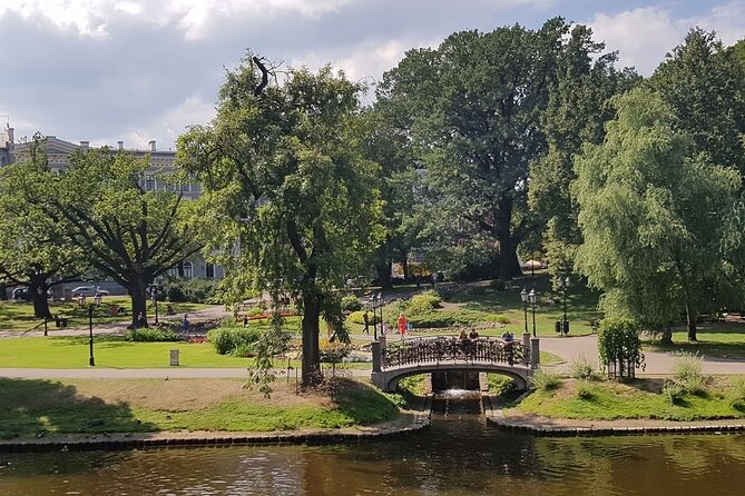 Private Riga Old Town Walking Tour - The guides make or break this experience