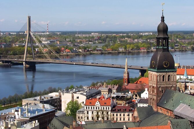 Private Transfer from Riga International Airport RIX to Riga City - Communication that keeps the pickup on track