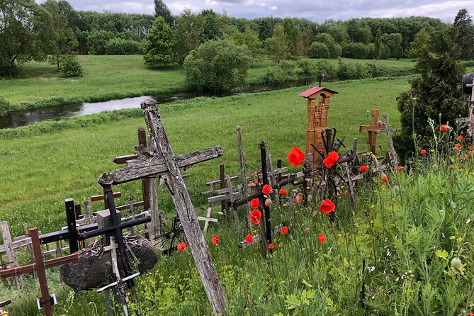 Private transfer Riga - Hill of Crosses - Riga - Who will enjoy this Riga day trip?