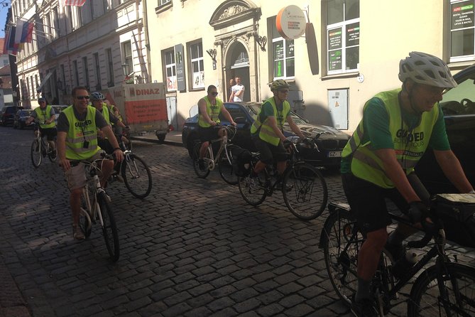 Riga Highlights Bike Tour - Viesturdārzs and the story told through monuments