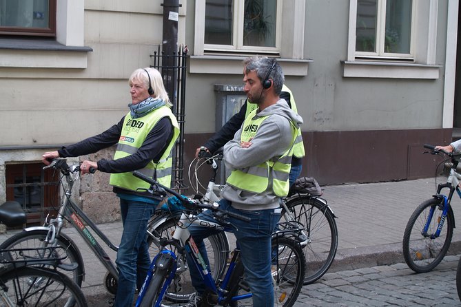 Riga Highlights Bike Tour - The Great Choral Synagogue memorial
