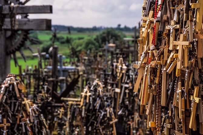 Riga: Hill of Crosses & Guided Rundale Palace with Bauska Castle - What the eight-hour schedule feels like