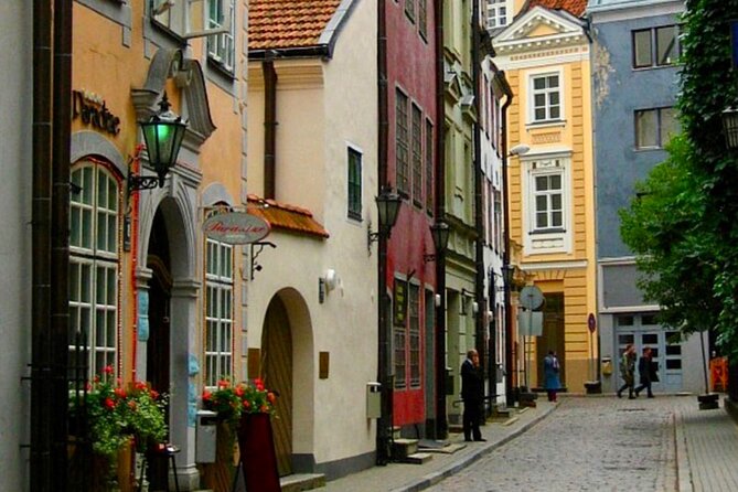 Riga Old Town, C Market & Art Nouveau Guided Walking Tour - Old Town: Riga’s main sights in one walk