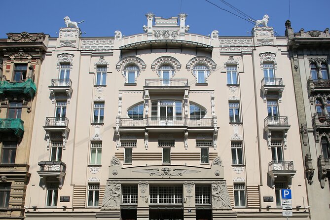Riga's Architecture: A self-guided audio tour of the city's art nouveau history - Starting at the Latvian National Museum of Art