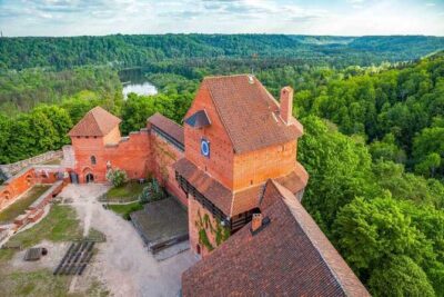 Riga to Sigulda & Cesis: Explore Latvia’s Medieval Castles