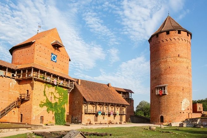 Riga to Tallinn - Sightseeing transfer - Who should book this Riga to Tallinn route?