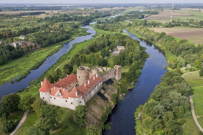 Riga to Vilnius - Sightseeing transfer - A flexible route, not a fixed sightseeing script