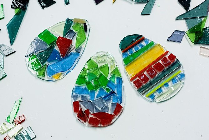 Seasonal Glass Decor Workshop - Making seasonal glass art in Riga