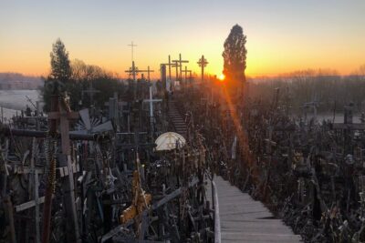 Sunrise at the Hill of Crosses – 2 countries in 1 day