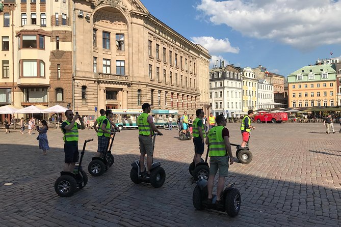 The best of Riga segway tour - Kronvalda Park and the proclamation site