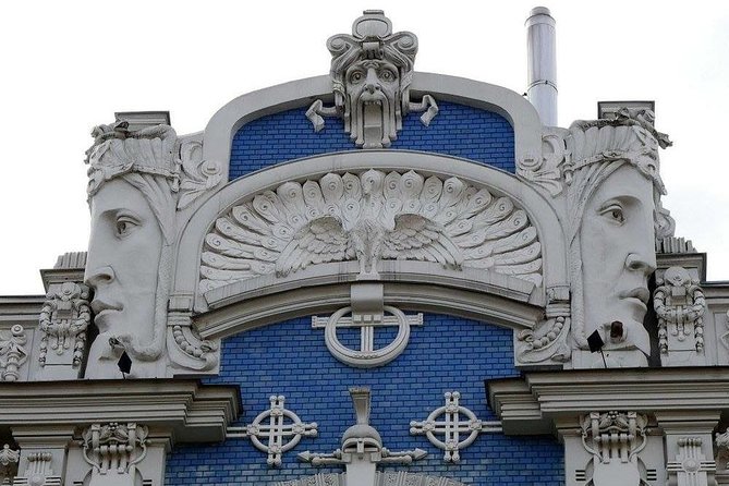 The tour of Riga - one step outside the Old Town - Is $98.87 per person a fair price?